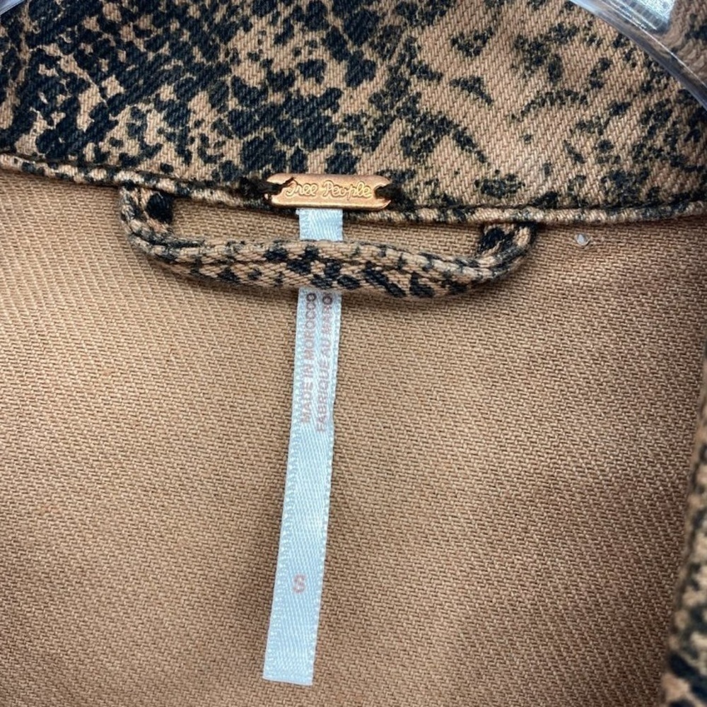 Free People Trucker Denim Jacket Womens size small snake print - Picture 9 of 13
